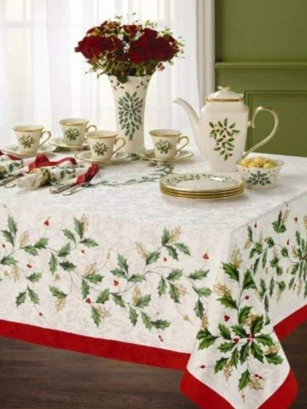 Lenox Golden Holly Retired Tablecloth 140 x 60 + Napkins Service For 12 Holiday